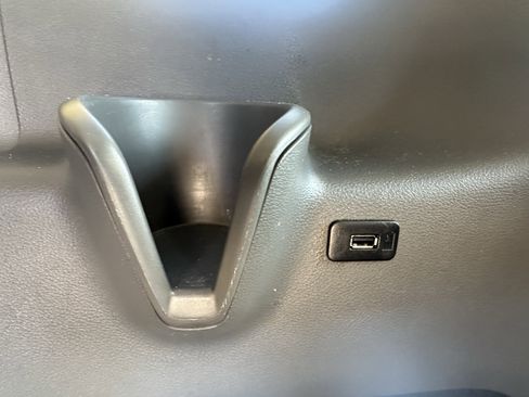 Used 2023 Ford Transit 350 XLT image 19