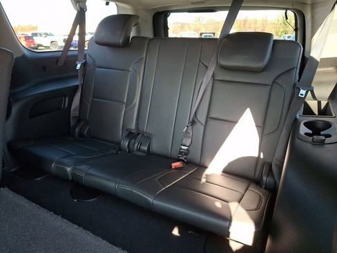 Used 2019 Chevrolet Suburban LT AWD/4WD image 11