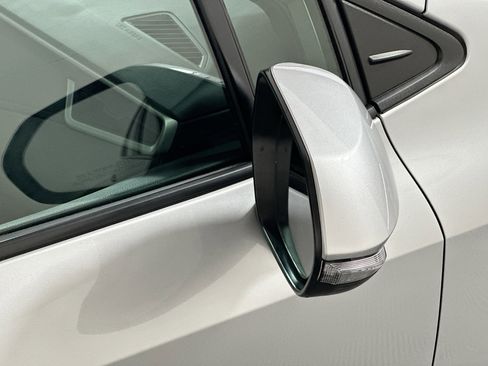 Used 2025 Toyota Corolla SE image 10