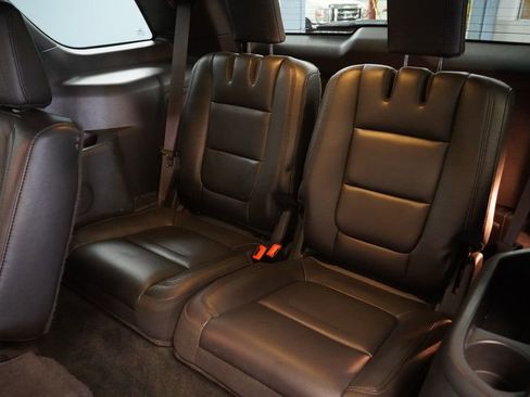 Used 2014 Ford Explorer XLT w/ Equipment Group 202A image 21