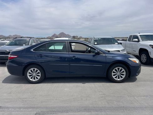 Used 2015 Toyota Camry LE FWD image 2