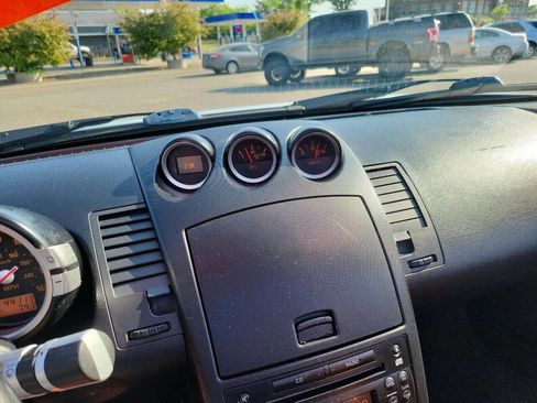 Used 2006 Nissan 350Z Enthusiast w/ (S02) Side Air Bags Pkg image 26