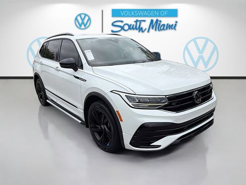 Used 2023 Volkswagen Tiguan SE R-Line FWD image 1