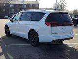 New 2025 Chrysler Pacifica Limited image 3