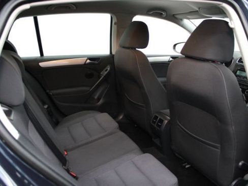 Used 2014 Volkswagen Golf 2.5L image 17