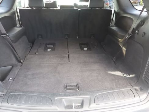 Used 2024 Dodge Durango GT RWD image 24