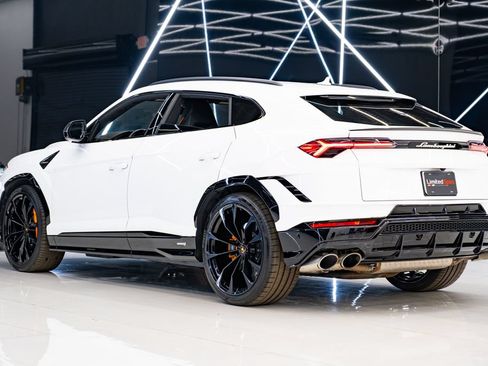 Used 2023 Lamborghini Urus S AWD/4WD image 8