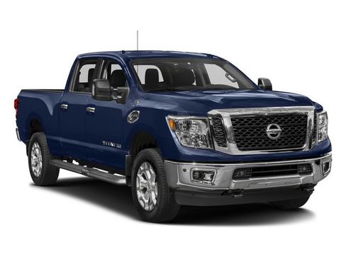 Used 2018 Nissan Titan SV w/ SV Convenience Package AWD/4WD image 9