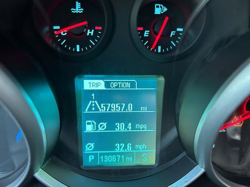 Used 2015 Chevrolet Cruze LT w/ Technology Package image 21