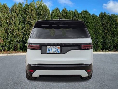 Certified 2024 Land Rover Discovery Dynamic SE image 5