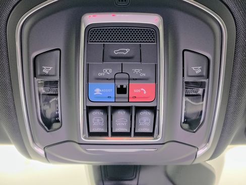 New 2026 Jeep Grand Cherokee L Limited w/ Limited Altitude Package AWD/4WD image 32