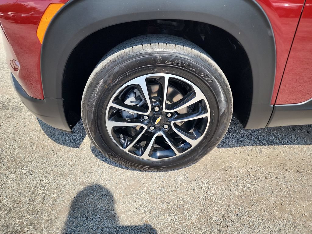 Used 2025 Chevrolet TrailBlazer LT AWD/4WD image 11