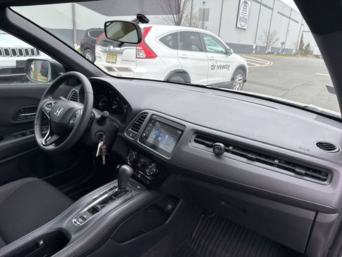 Used 2022 Honda HR-V Sport image 14