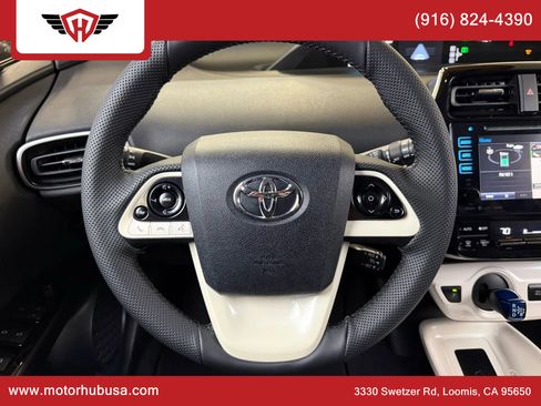 Used 2016 Toyota Prius Three image 22