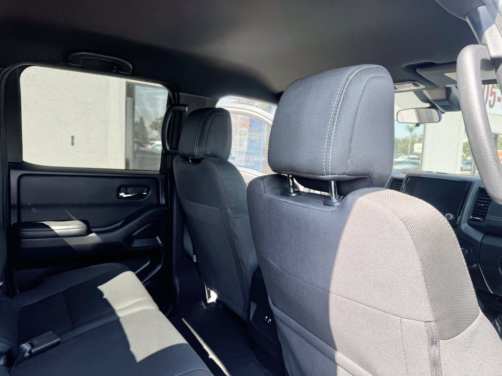 Used 2023 Nissan Frontier SV w/ Midnight Edition Package AWD/4WD image 18