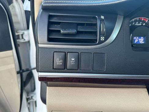 Used 2012 Toyota Camry XLE image 20