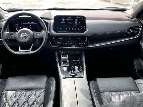 Certified 2023 Nissan Rogue Platinum w/ Platinum Premium Package image 16