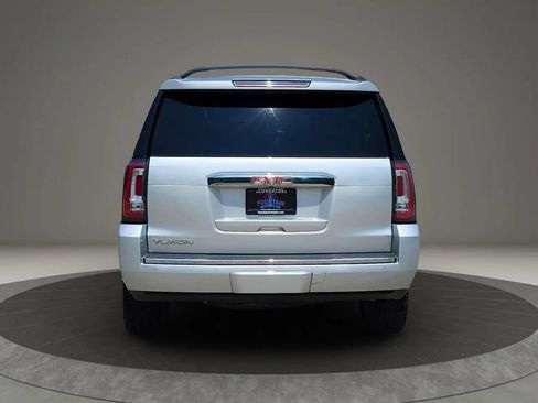 Used 2017 GMC Yukon Denali AWD/4WD image 7