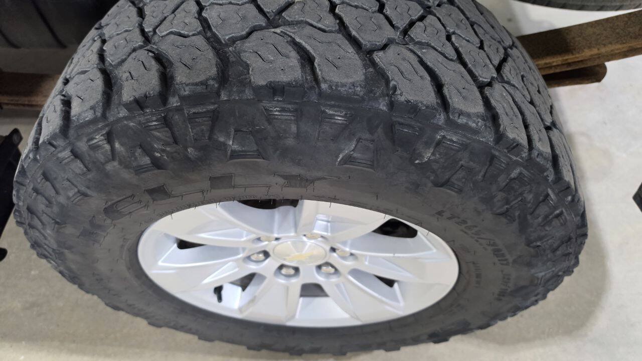 Used 2019 Chevrolet Silverado 1500 LT w/ All-Star Edition AWD/4WD image 12