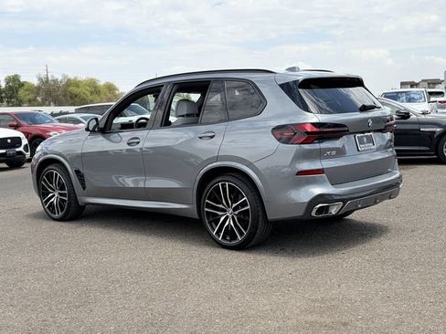 Used 2026 BMW X5 xDrive40i w/ M Sport Package AWD/4WD image 9