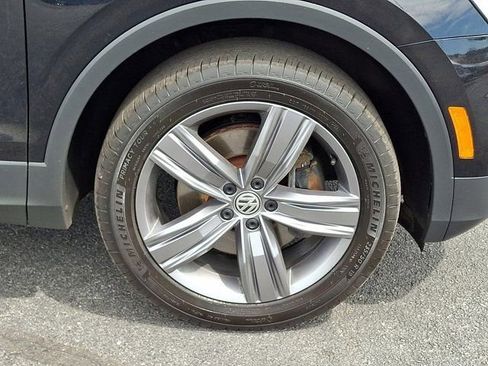 Used 2021 Volkswagen Tiguan SEL image 11