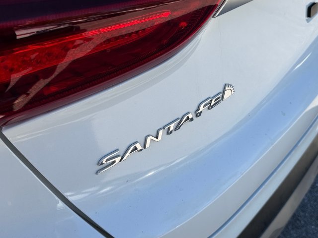 Used 2020 Hyundai Santa Fe SEL AWD/4WD image 16