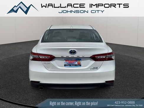 Used 2020 Toyota Camry XLE image 4