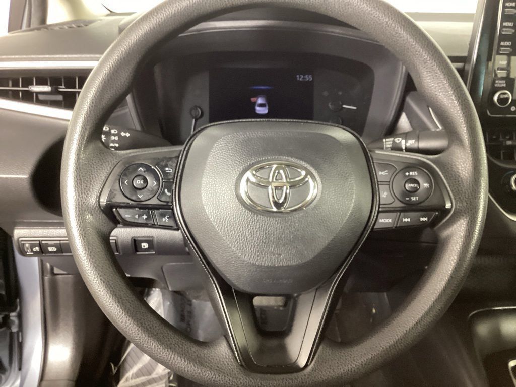 Used 2022 Toyota Corolla LE FWD image 16