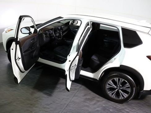 Used 2023 Nissan Rogue SV AWD/4WD image 5