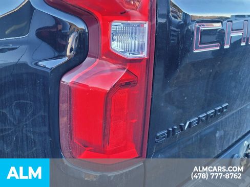 Used 2021 Chevrolet Silverado 1500 LT Trail Boss w/ LT Trail Boss Premium Package image 12