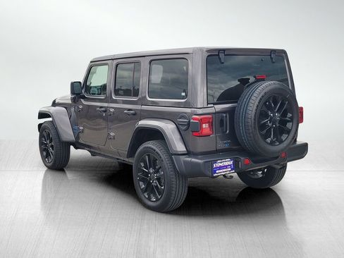 Used 2025 Jeep Wrangler Unlimited Sahara w/ Safety Group AWD/4WD image 6
