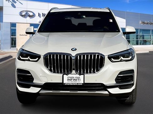 Used 2022 BMW X5 xDrive40i w/ Premium Package image 3
