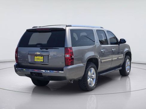 Used 2007 Chevrolet Suburban LT RWD image 8