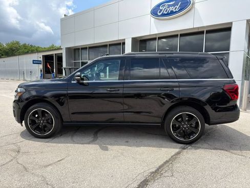 Used 2024 Ford Expedition Limited AWD/4WD image 4