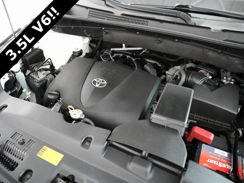 Used 2018 Toyota Highlander Plus image 60