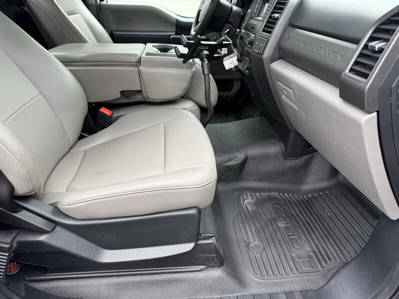 Used 2021 Ford F550 4x4 Regular Cab Super Duty image 8