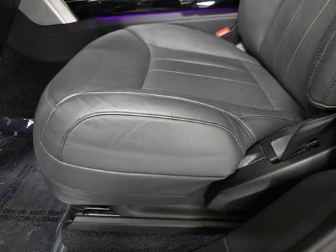 Used 2023 Land Rover Range Rover Long Wheelbase SE image 28