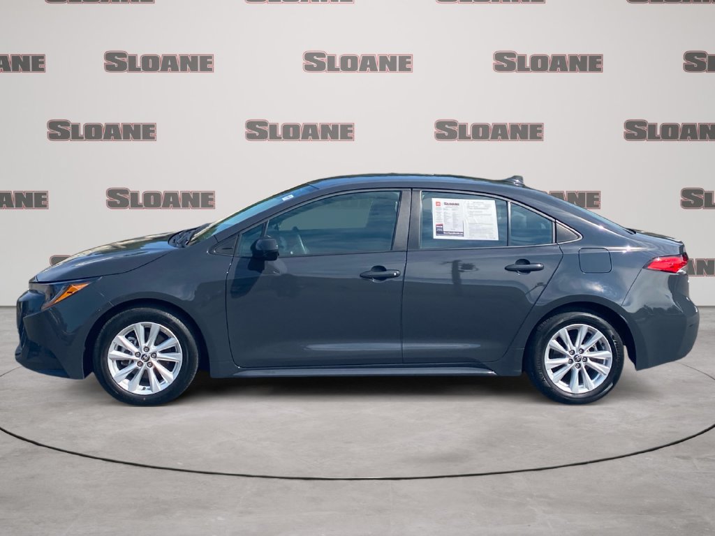 Used 2025 Toyota Corolla LE w/ LE Premium Package FWD image 2