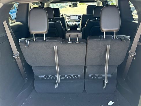 New 2027 Chrysler Pacifica Limited AWD/4WD image 36
