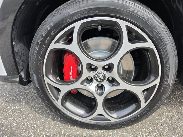 Used 2024 Alfa Romeo Tonale Veloce AWD/4WD image 3