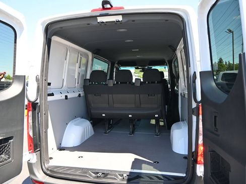 Used 2021 Mercedes-Benz Sprinter 2500 image 20