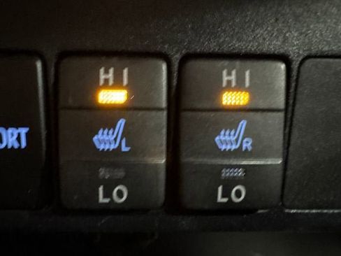 Used 2013 Toyota RAV4 Limited AWD/4WD image 7