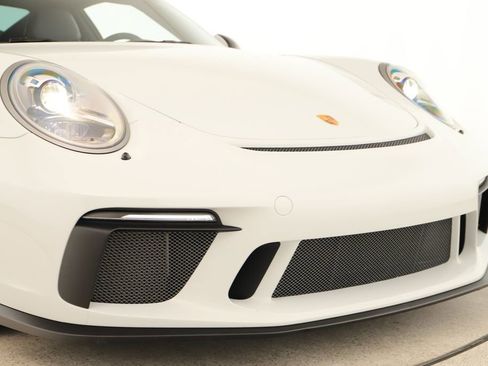 Used 2018 Porsche 911 GT3 RWD image 46