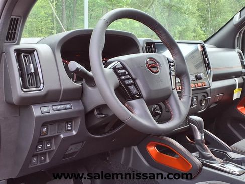 Used 2025 Nissan Frontier PRO-4X w/ Pro Convenience Package AWD/4WD image 8