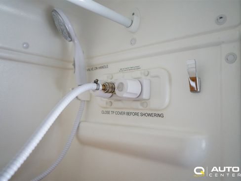 Used 2018 Mercedes-Benz Sprinter 2500 image 62