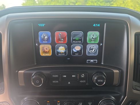 Used 2018 GMC Sierra 2500 Denali w/ Duramax Plus Package AWD/4WD image 19