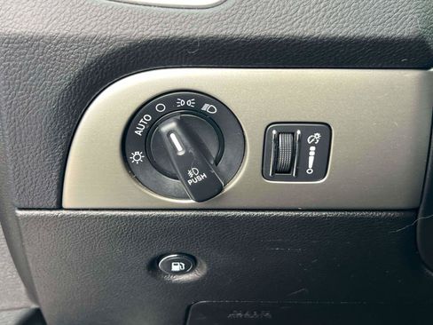 Used 2020 Dodge Durango SXT w/ 3rd Row Seating Group RWD image 20