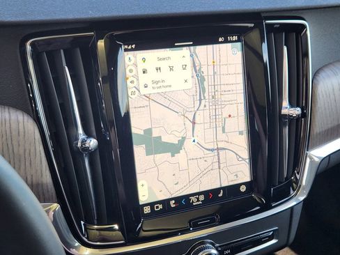 Used 2024 Volvo V90 B6 Cross Country Plus w/ Climate Package image 7