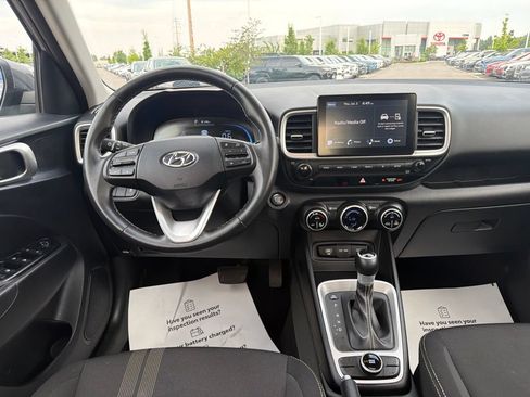 Used 2025 Hyundai Venue SEL FWD image 22
