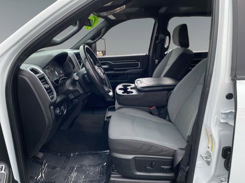 Used 2024 RAM 2500 Big Horn image 9